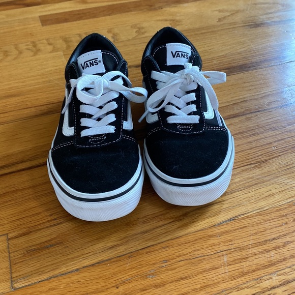 New shoes - Picture 2 of 4